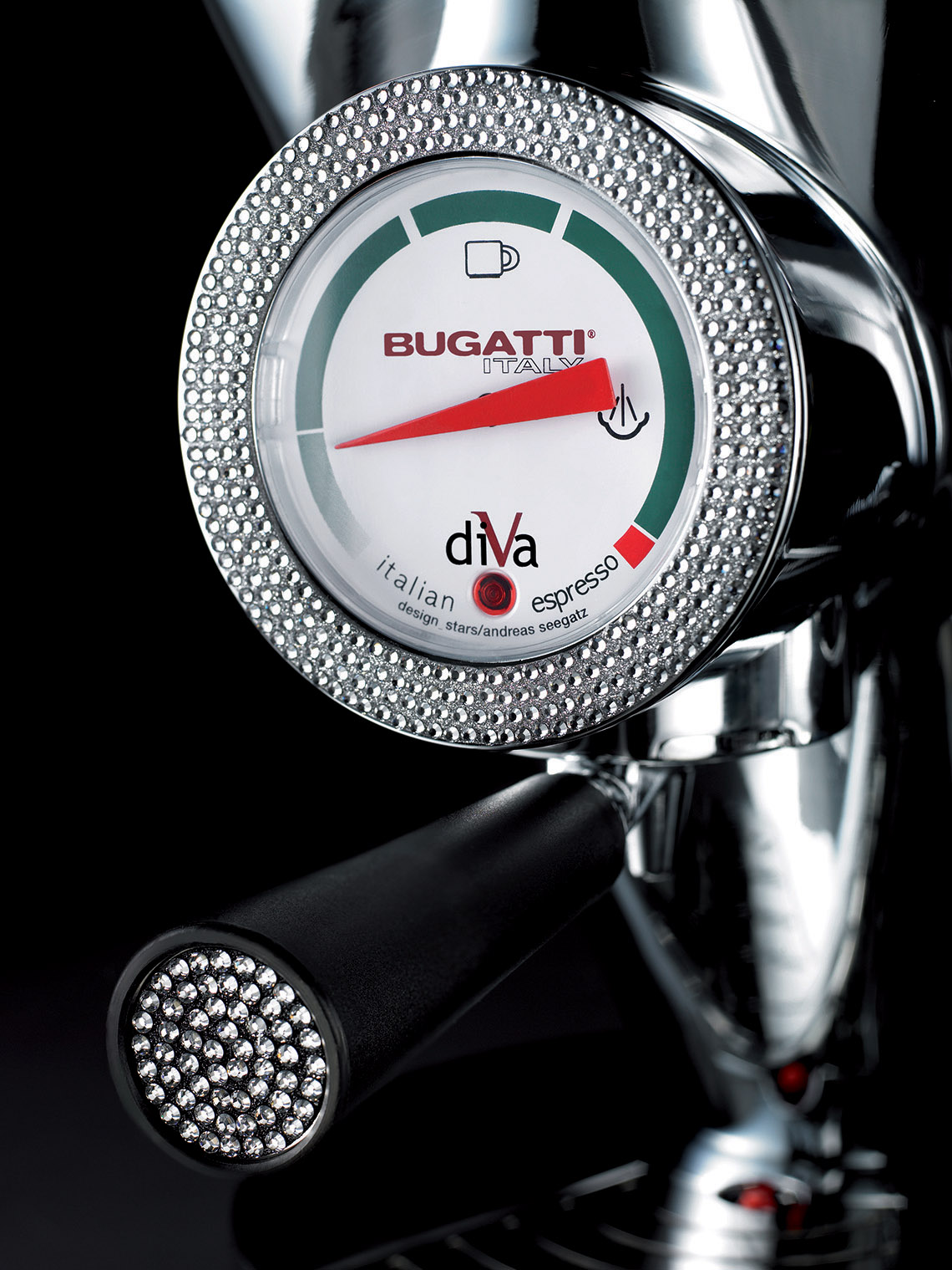 Genialnie prosta w obsłudze Diva, ekspres do kawy Bugatti, jest też przepiękna