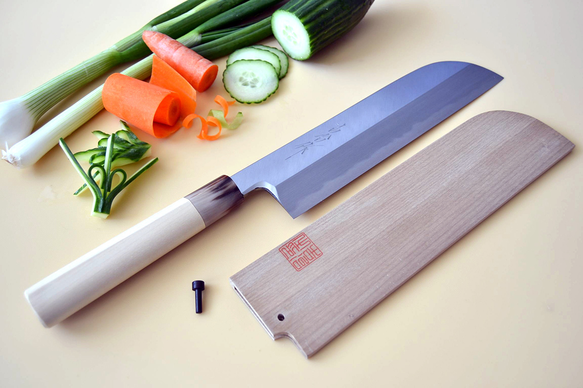 Doskonały nóż Santoku japońskiej kuźni Kichiji, podbija serca Europejczyków
