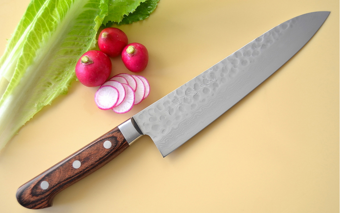 Nóż kucharza, tzw. Gyuto, stworzony przez mistrzów kowalstwa, markę Kichiji
