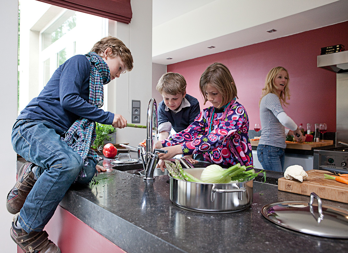 Świadomy rodzic gotuje zdrowo, wykorzystując w kuchni zaawansowane technologie