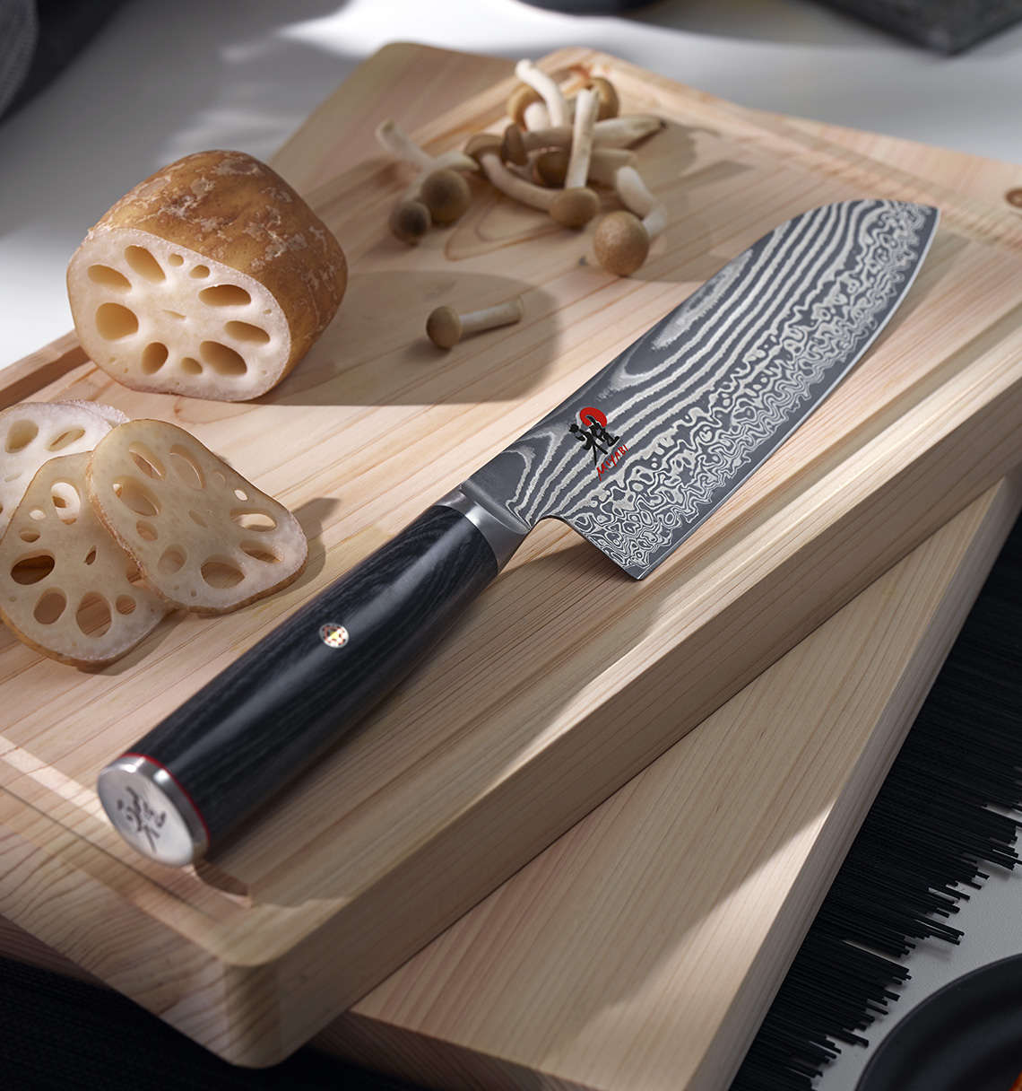 Japońskie noże zaskakują genialną ostrością - krojenie nimi to prawdziwe przeżycie